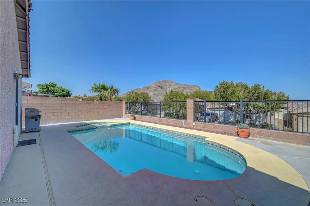 4020 Driscoll Mountain, Las Vegas, NV 89129