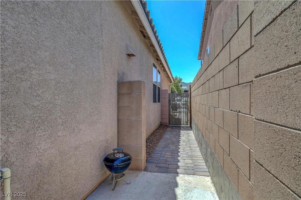 4020 Driscoll Mountain, Las Vegas, NV 89129
