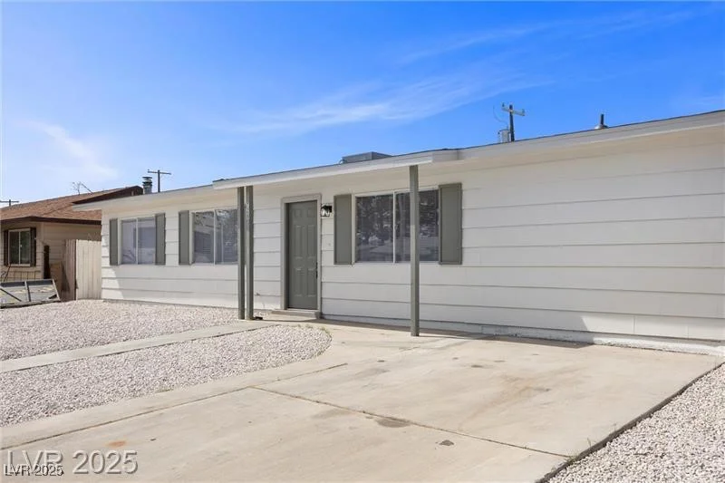 728 Carpenter, Las Vegas, NV 89107