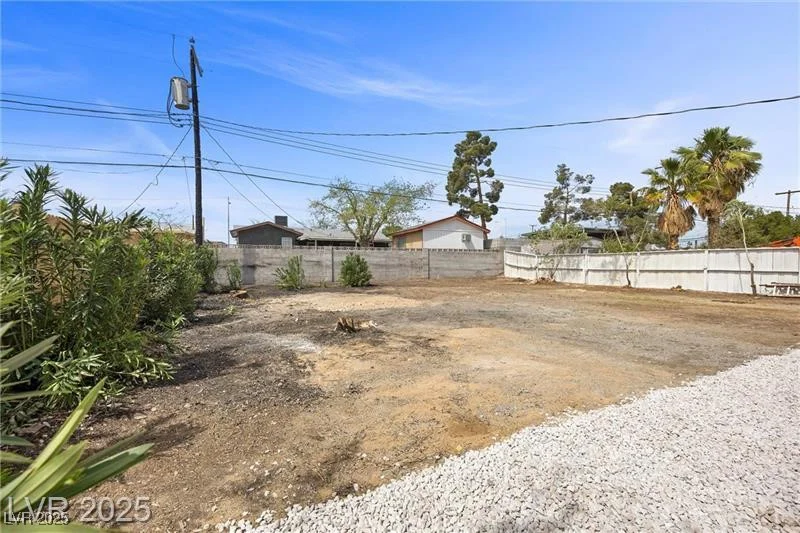 728 Carpenter, Las Vegas, NV 89107