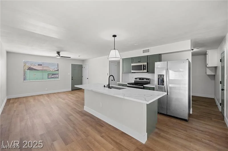 728 Carpenter, Las Vegas, NV 89107
