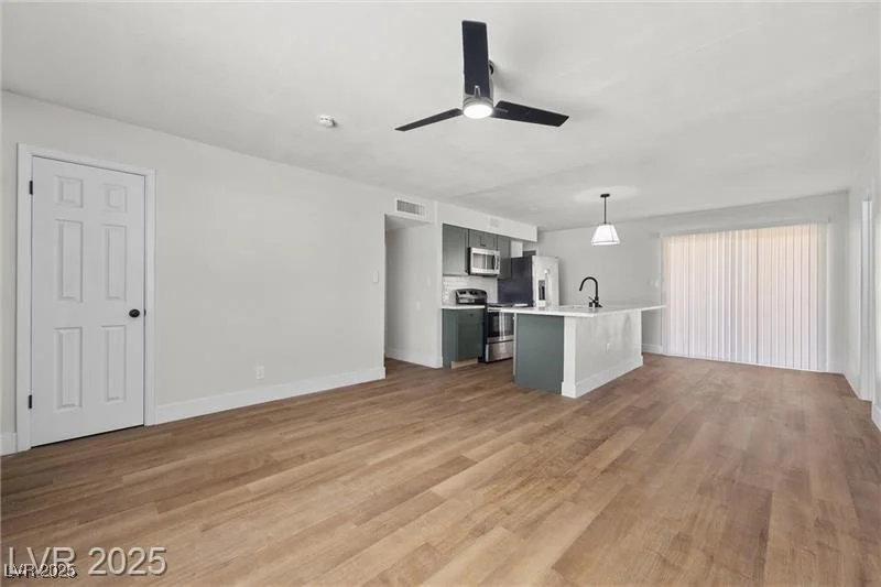 728 Carpenter, Las Vegas, NV 89107
