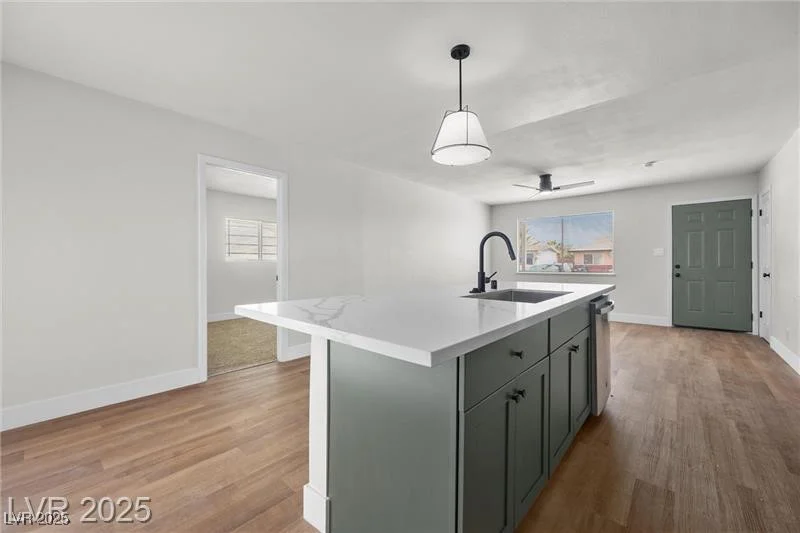728 Carpenter, Las Vegas, NV 89107
