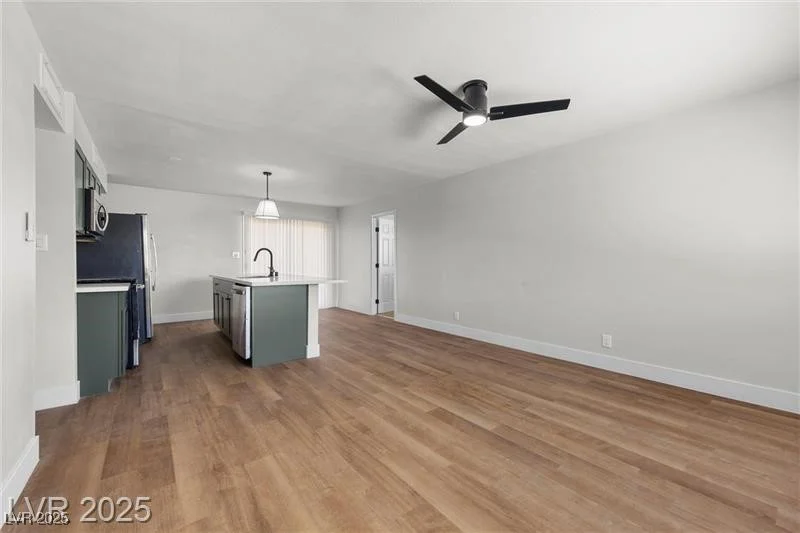 728 Carpenter, Las Vegas, NV 89107