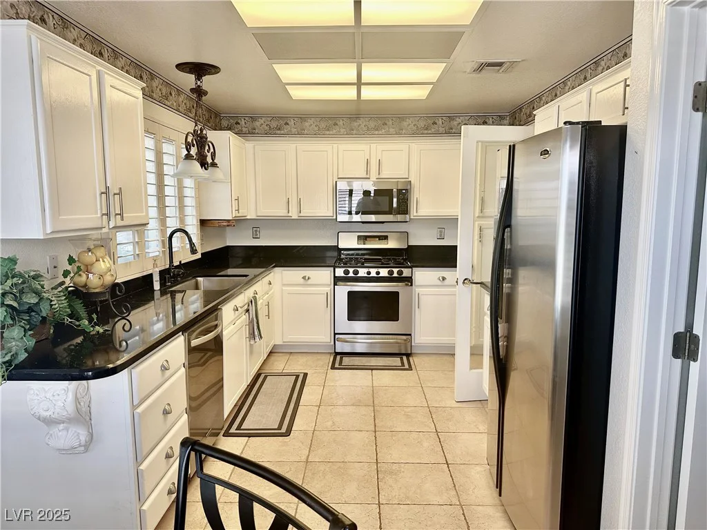 2820 Bluff Point, Las Vegas, NV 89134