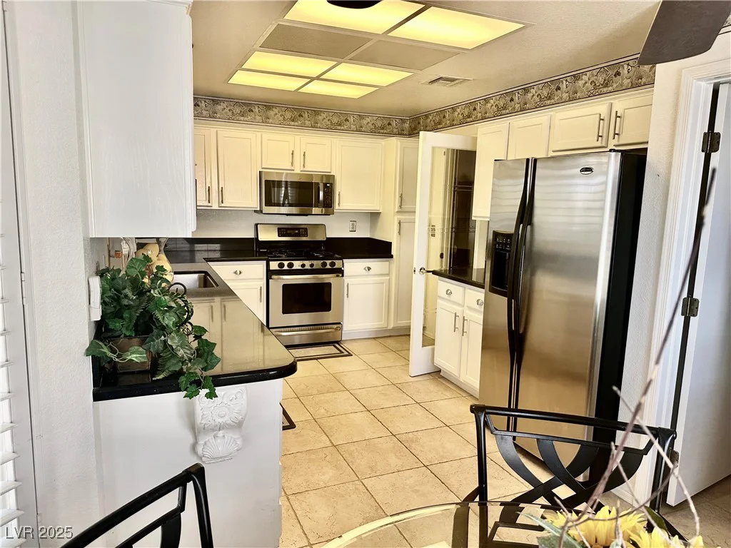 2820 Bluff Point, Las Vegas, NV 89134