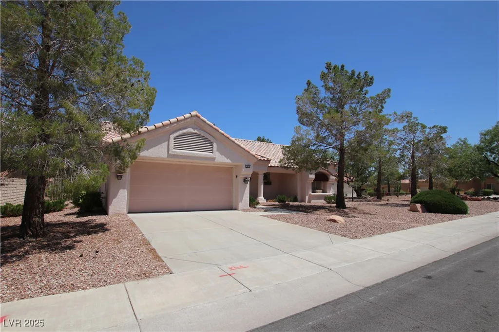 2820 Bluff Point, Las Vegas, NV 89134