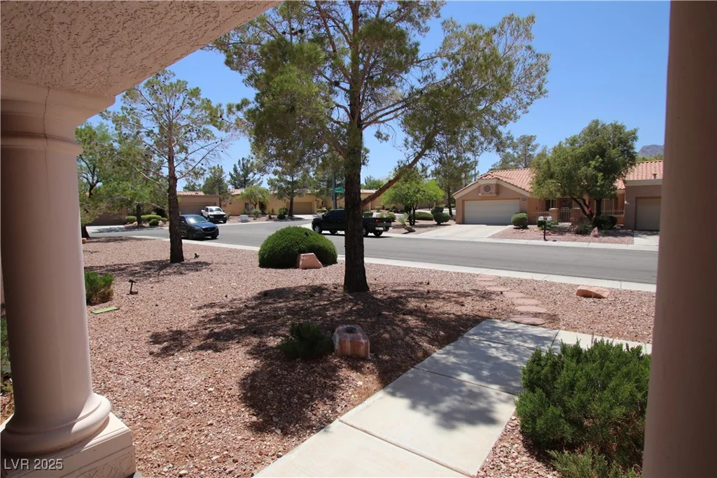 2820 Bluff Point, Las Vegas, NV 89134