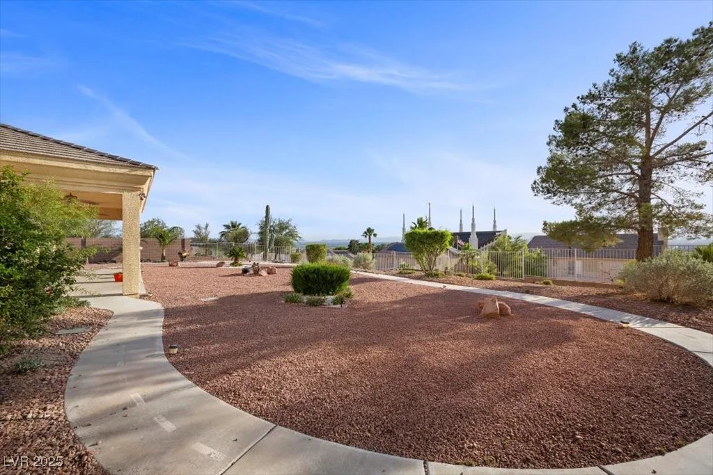 835 Market Crest, Las Vegas, NV 89110