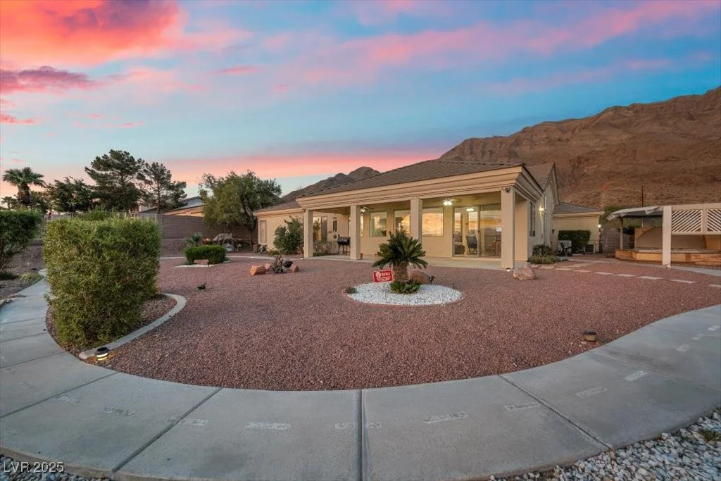 835 Market Crest, Las Vegas, NV 89110
