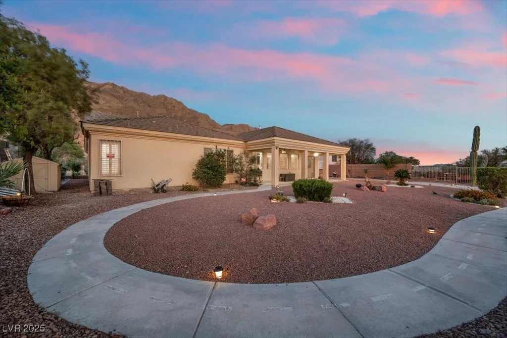 835 Market Crest, Las Vegas, NV 89110