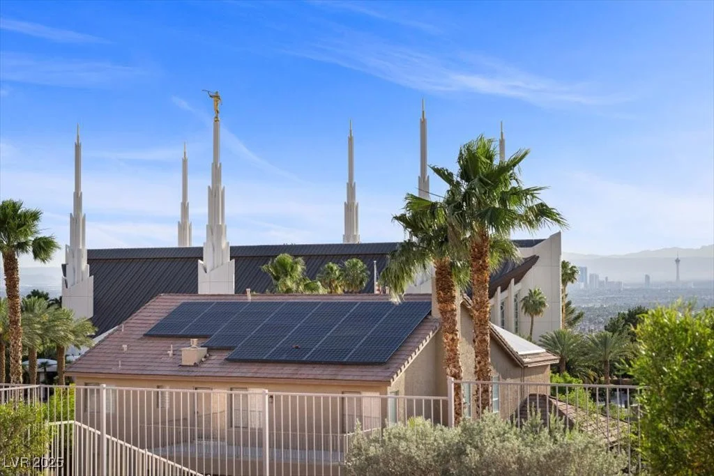 835 Market Crest, Las Vegas, NV 89110