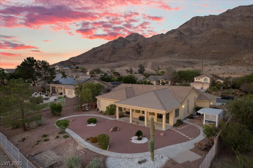 835 Market Crest, Las Vegas, NV 89110