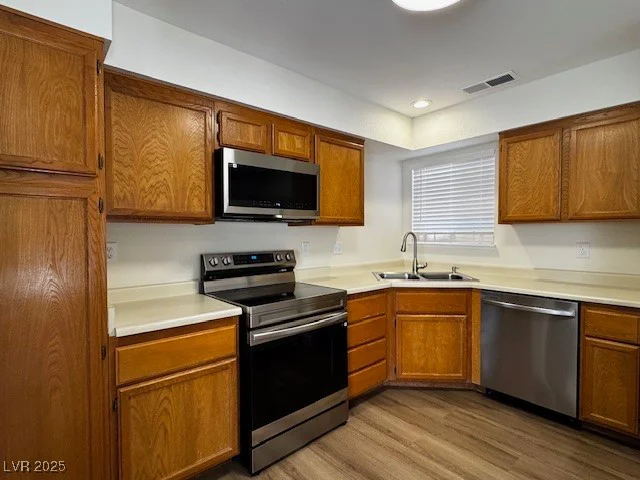 8010 Coffee Tree, Las Vegas, NV 89123