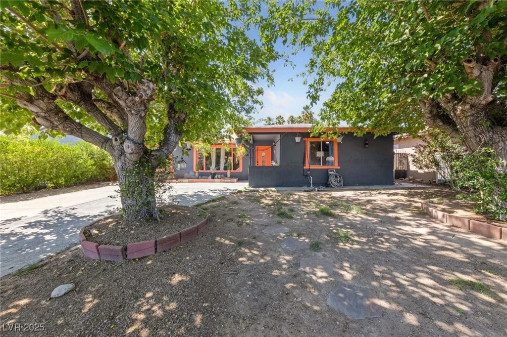 1916 Canosa, Las Vegas, NV 89104