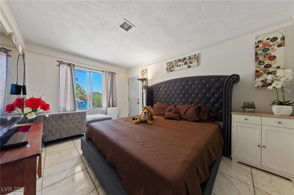 1916 Canosa, Las Vegas, NV 89104