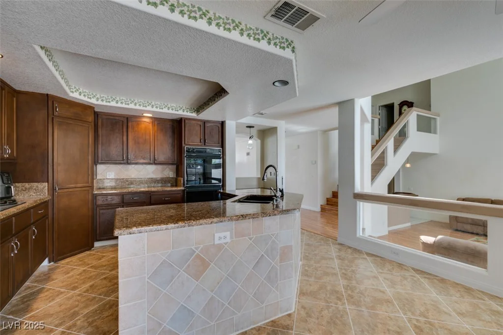 6 High Sierra, Henderson, NV 89074