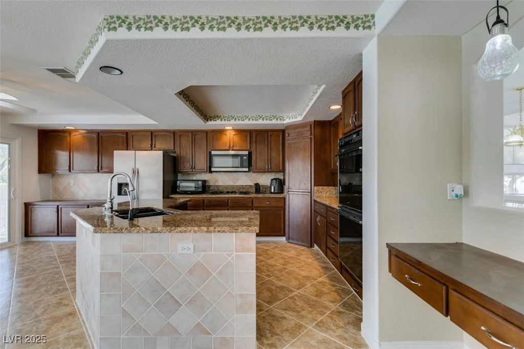 6 High Sierra, Henderson, NV 89074