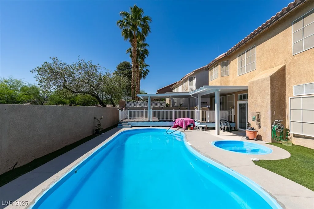 6 High Sierra, Henderson, NV 89074