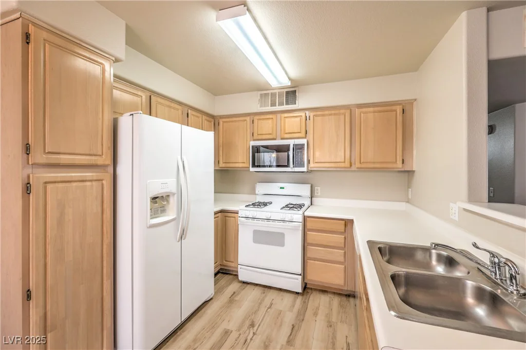 5710 Tropicana, Las Vegas, NV 89122