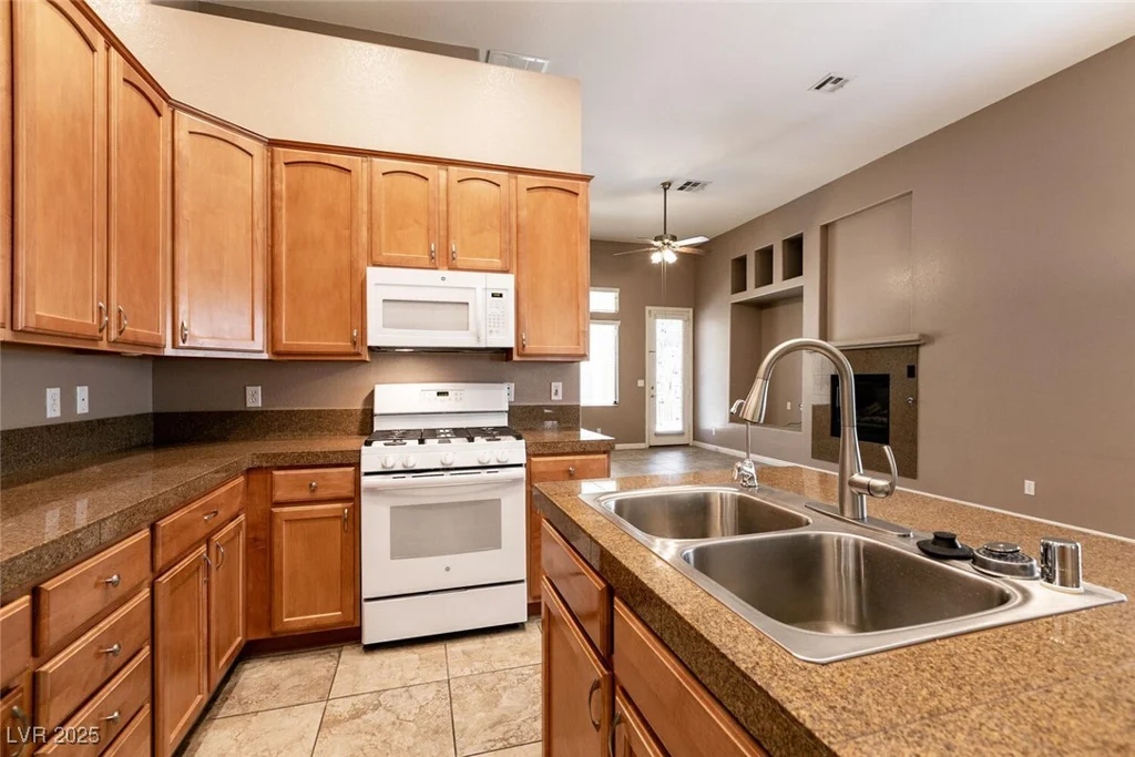 9025 Rusty Rifle, Las Vegas, NV 89143