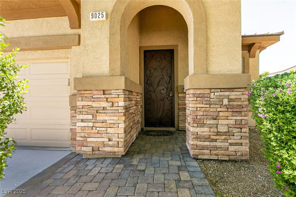 9025 Rusty Rifle, Las Vegas, NV 89143