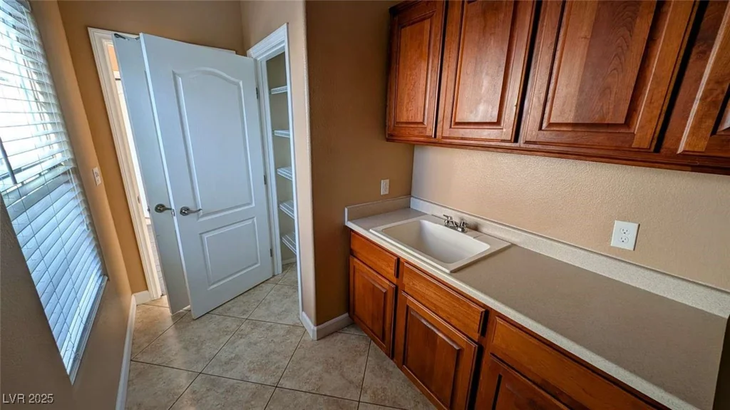 8159 Base Camp, Las Vegas, NV 89178