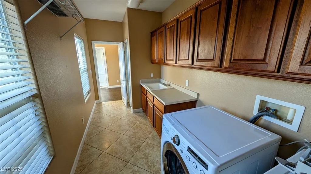 8159 Base Camp, Las Vegas, NV 89178