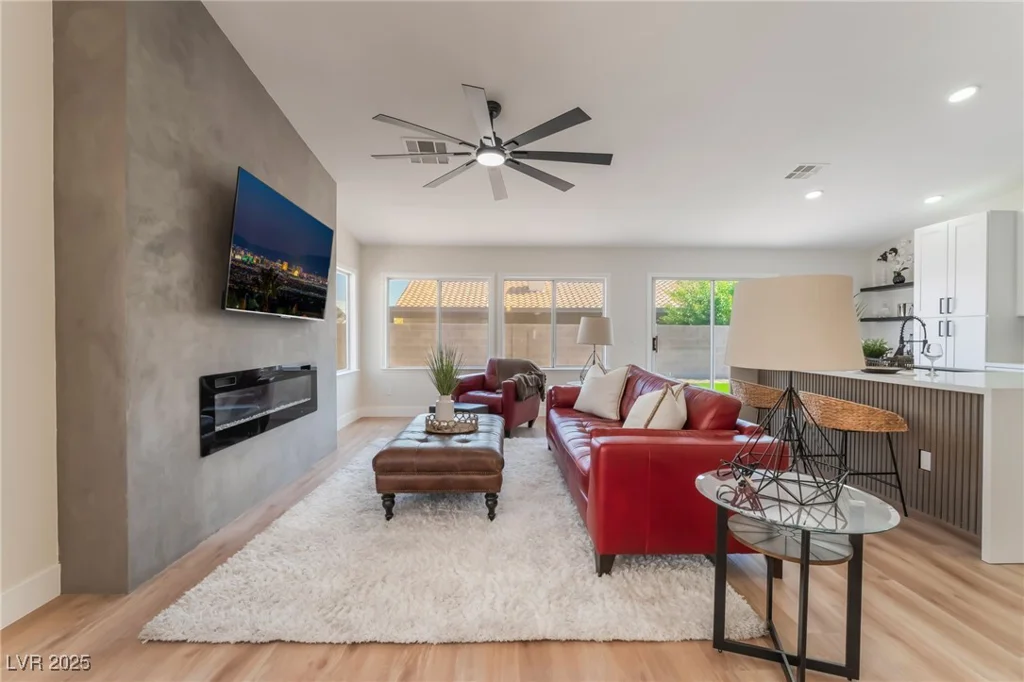 9705 Standard, Las Vegas, NV 89129