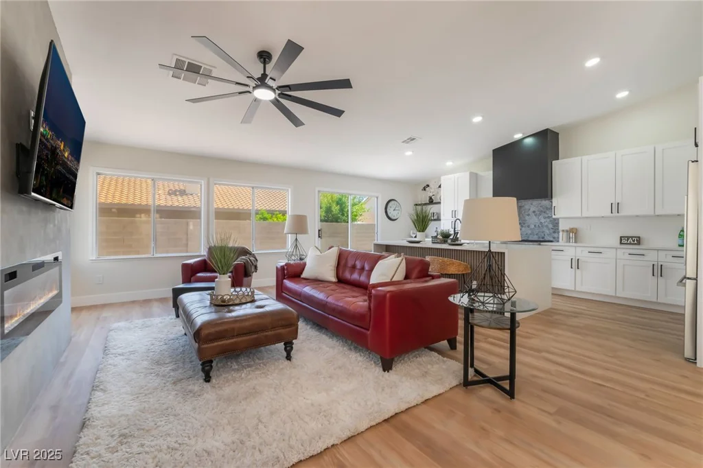 9705 Standard, Las Vegas, NV 89129
