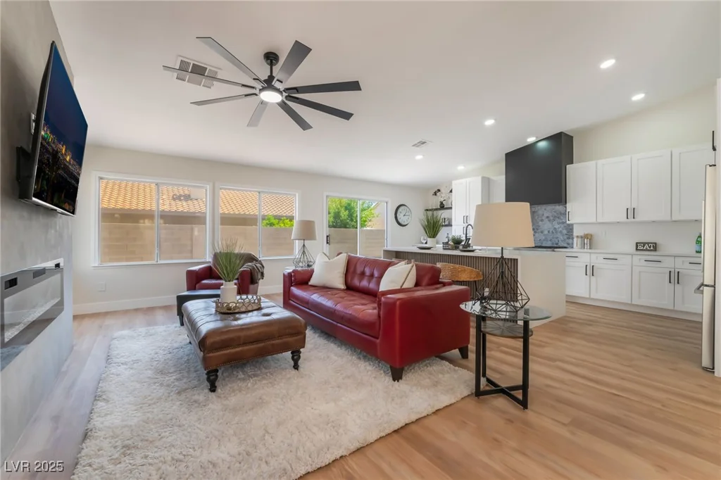 9705 Standard, Las Vegas, NV 89129