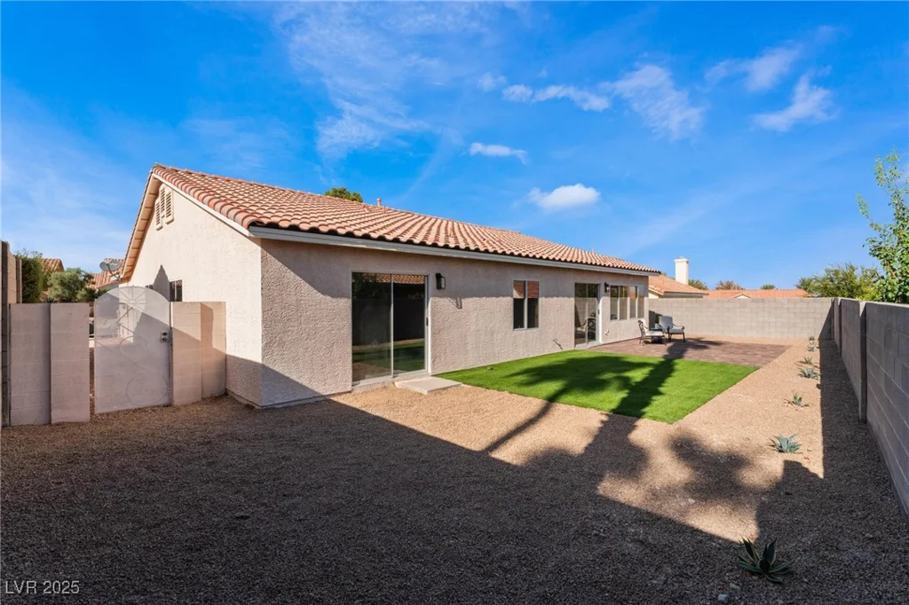 9705 Standard, Las Vegas, NV 89129