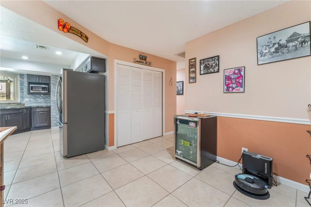 8700 Isola, Las Vegas, NV 89117
