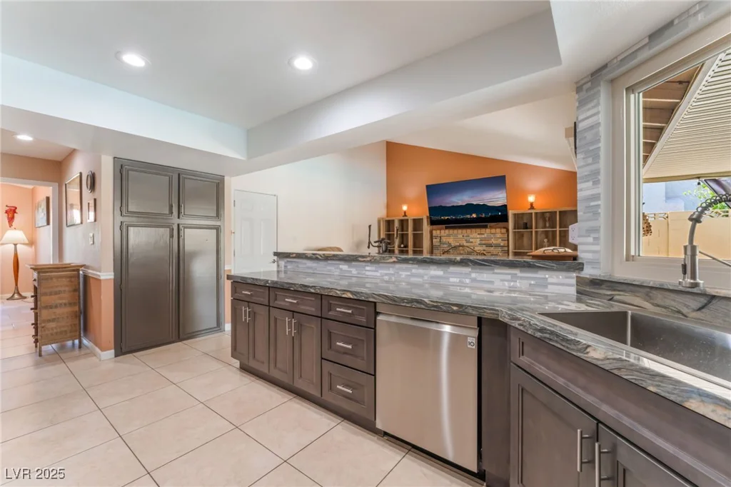 8700 Isola, Las Vegas, NV 89117