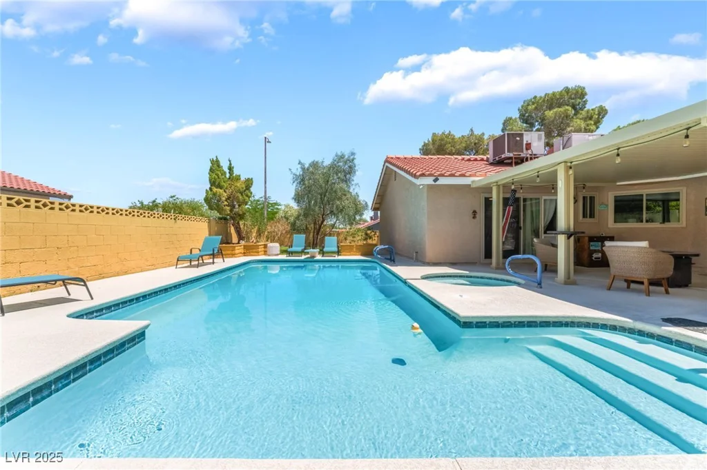 8700 Isola, Las Vegas, NV 89117