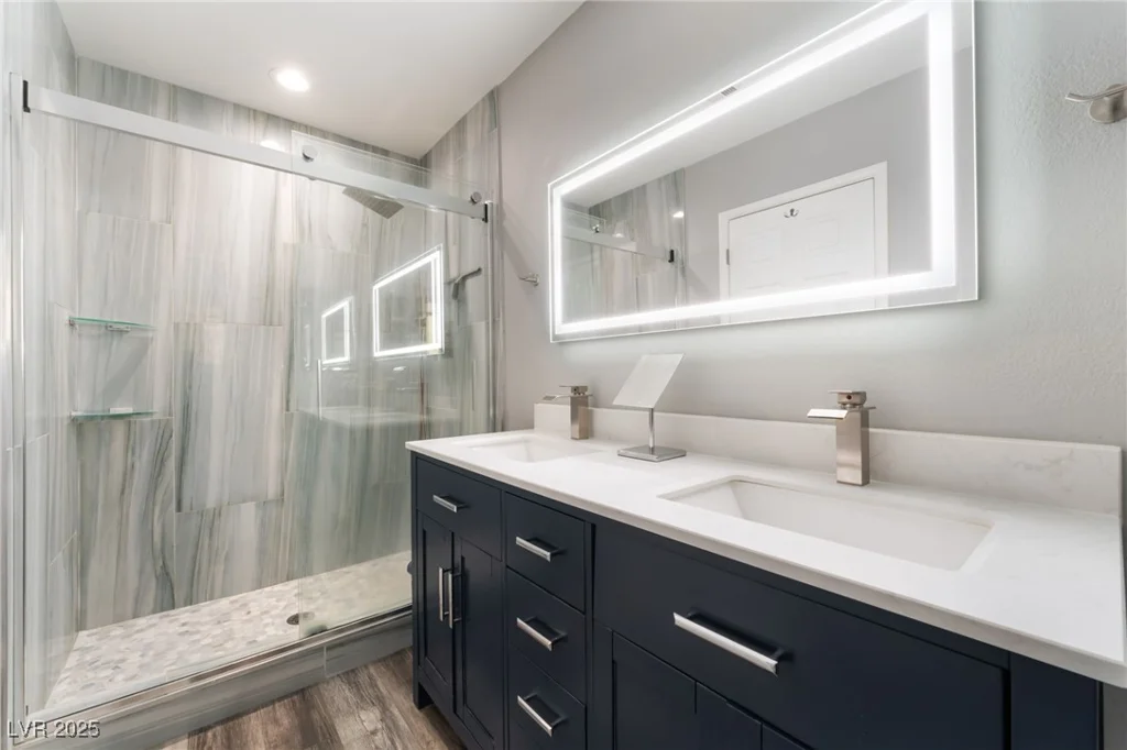 8700 Isola, Las Vegas, NV 89117