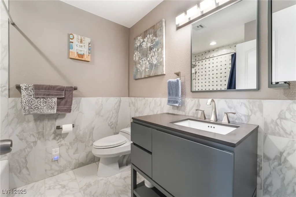 8700 Isola, Las Vegas, NV 89117