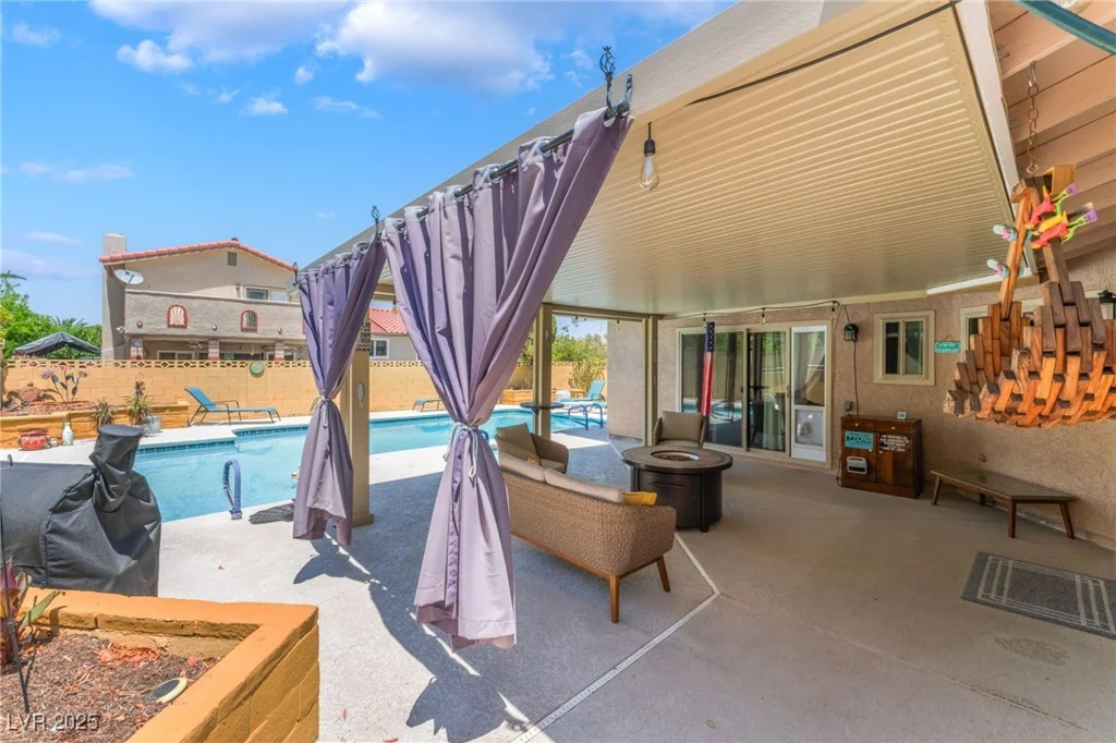 8700 Isola, Las Vegas, NV 89117