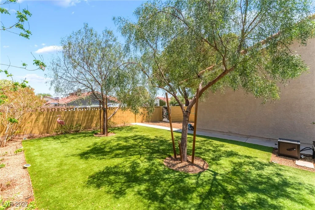 8700 Isola, Las Vegas, NV 89117