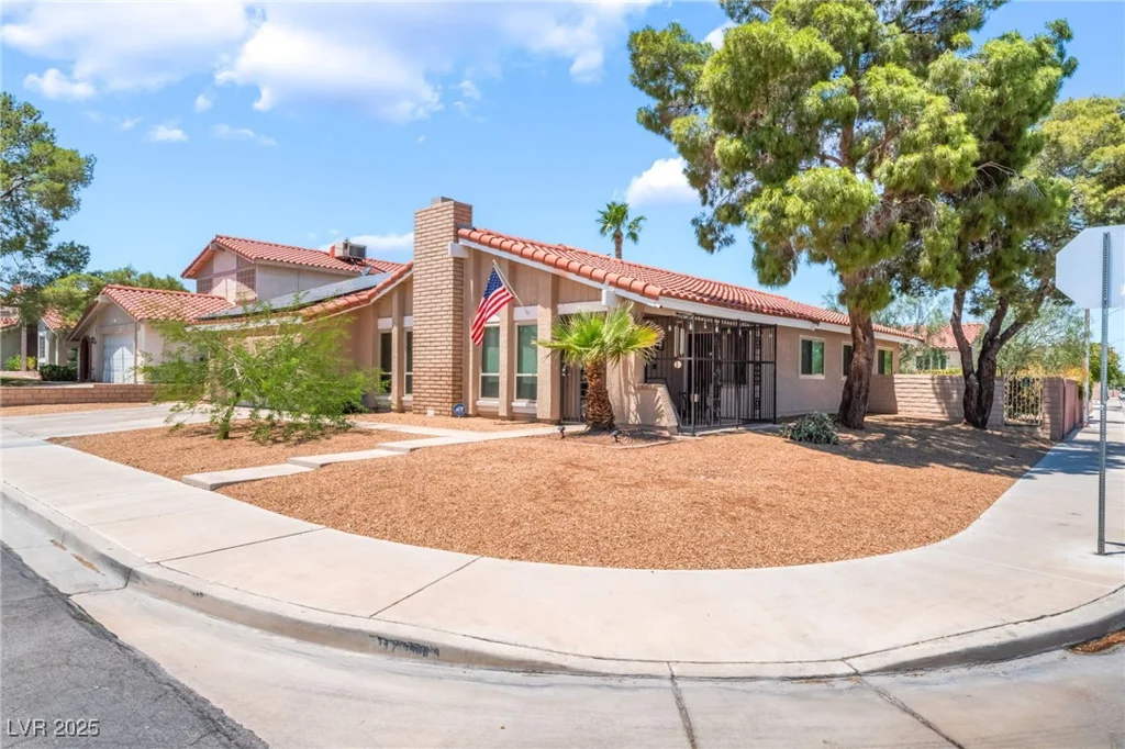 8700 Isola, Las Vegas, NV 89117
