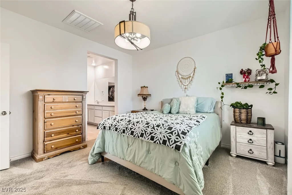 9698 Pacific Pine, Las Vegas, NV 89143