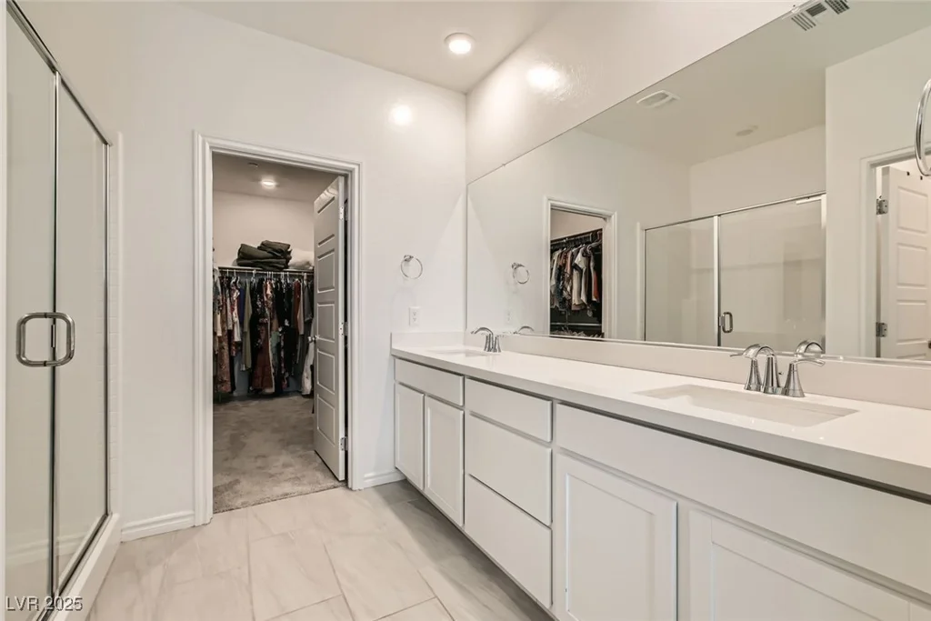 9698 Pacific Pine, Las Vegas, NV 89143