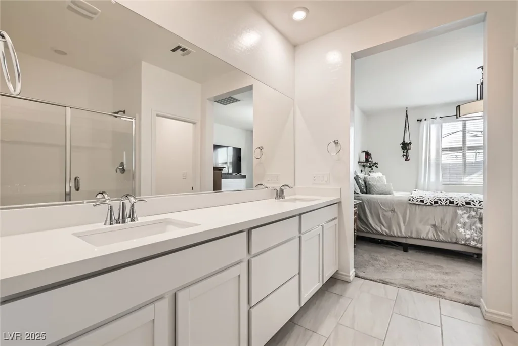 9698 Pacific Pine, Las Vegas, NV 89143