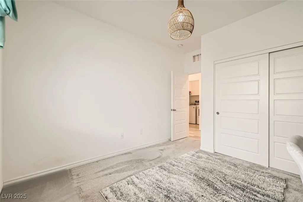 9698 Pacific Pine, Las Vegas, NV 89143