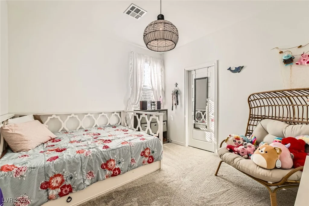 9698 Pacific Pine, Las Vegas, NV 89143