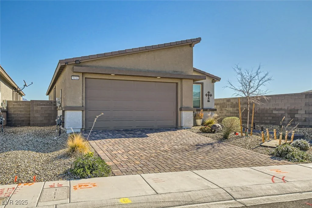 9698 Pacific Pine, Las Vegas, NV 89143