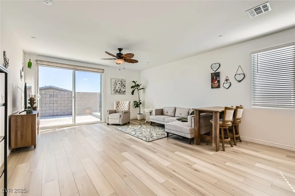 9698 Pacific Pine, Las Vegas, NV 89143