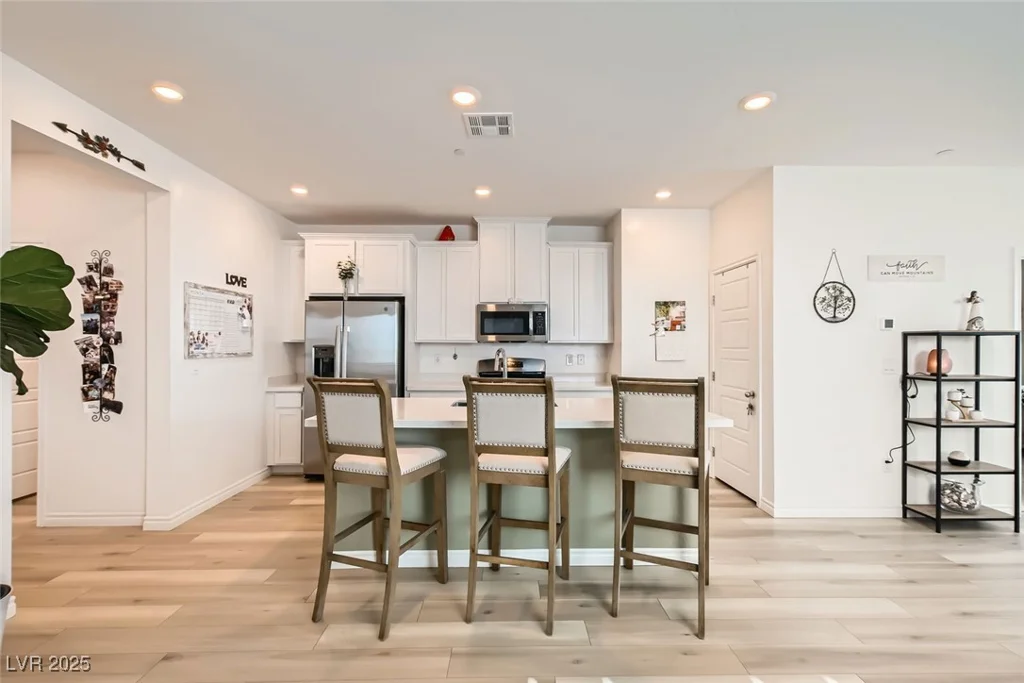9698 Pacific Pine, Las Vegas, NV 89143