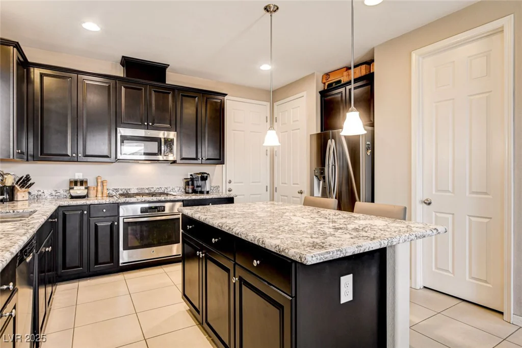 9846 Sunriver Meadows, Las Vegas, NV 89148