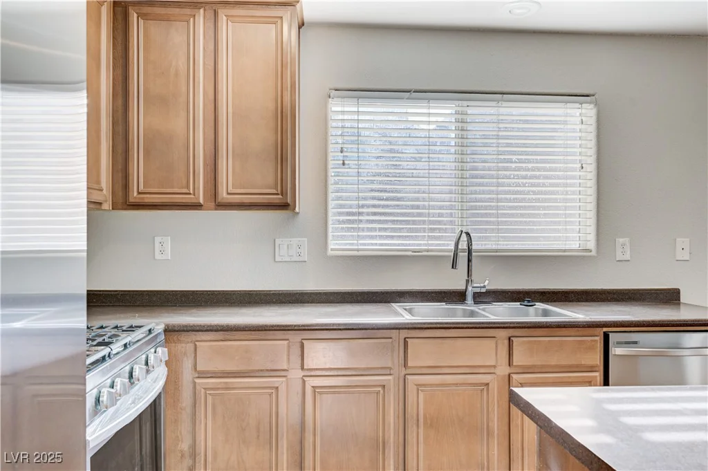 439 Royal Bridge, Las Vegas, NV 89178
